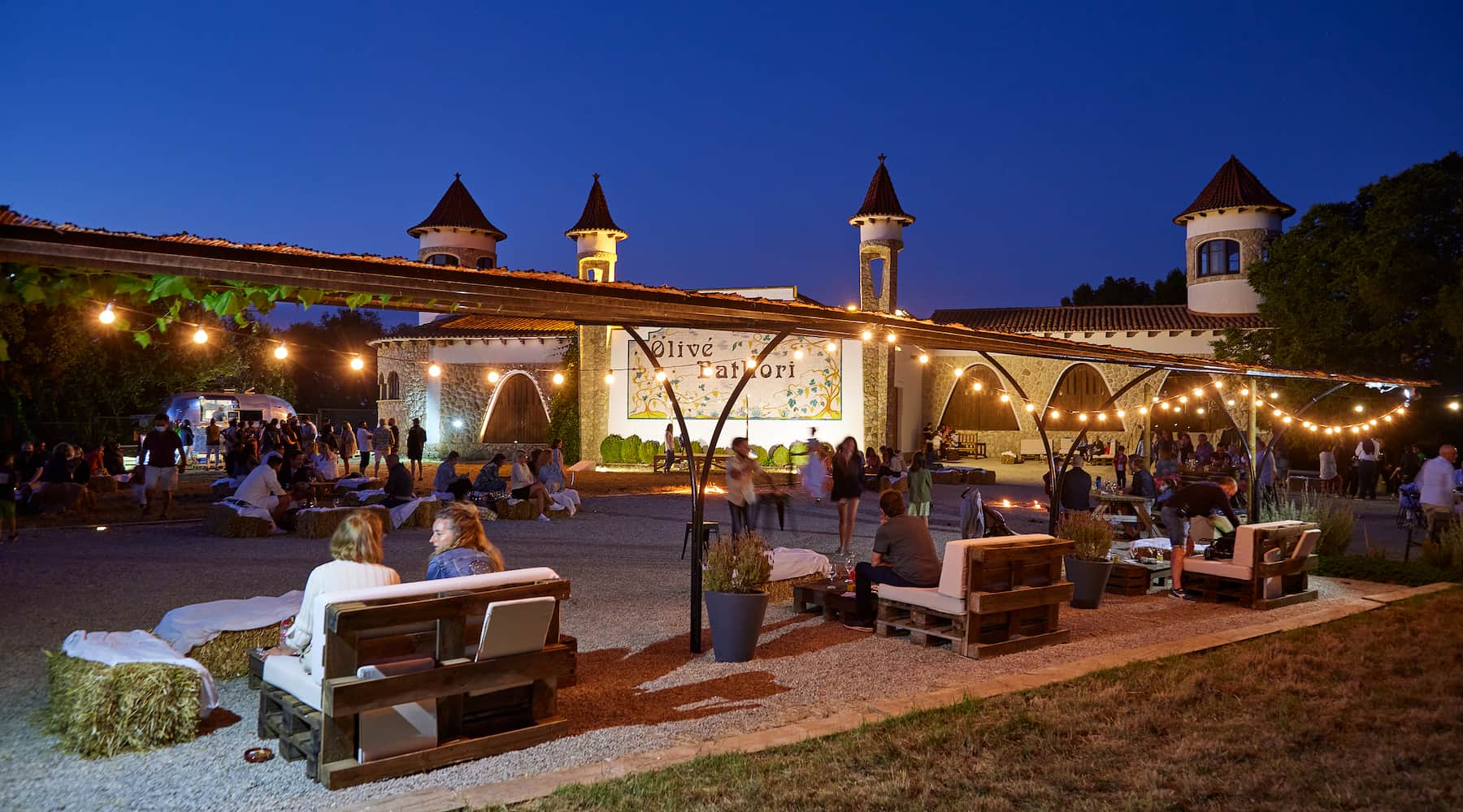 Carregar vídeo: Summer party Finca Batllori